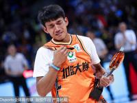 黑白直播- 赛前体能课后，北京国安复出首秀备战全明星赛，话题不断，球探报告显示潜力