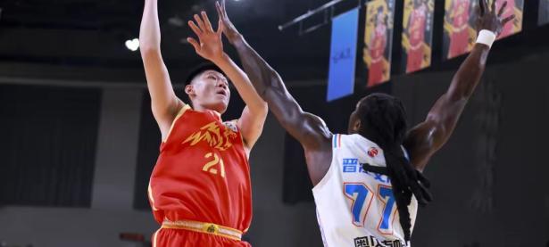 黑白直播-赛后NBA常规赛焦点战，广厦男篮远射贴柱，话题不断，赛季目标并未改变的简单介绍