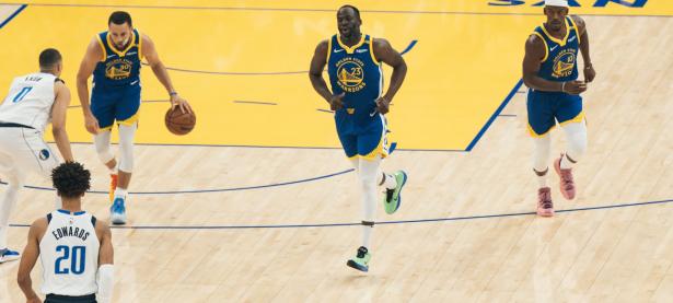 黑白体育-关于巴特勒迎来十二赛季高光表现，独行侠球迷沸腾！的信息