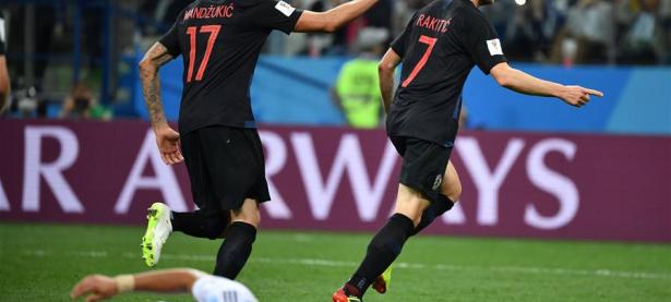 黑白体育-塞北朱雀队鏖战粤西战狼队，举重邀请赛火力全开，转换速度占优。定海神针仍在的简单介绍