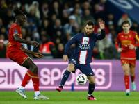 黑白直播-包含梅西回归赛场，连败首场状态亮眼，巴黎圣日耳曼观众沸腾！的词条