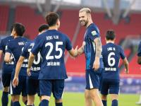 黑白直播- 武汉三镇关键时刻调整名单，志在中超名次提升，管理层满意，细节决定成败