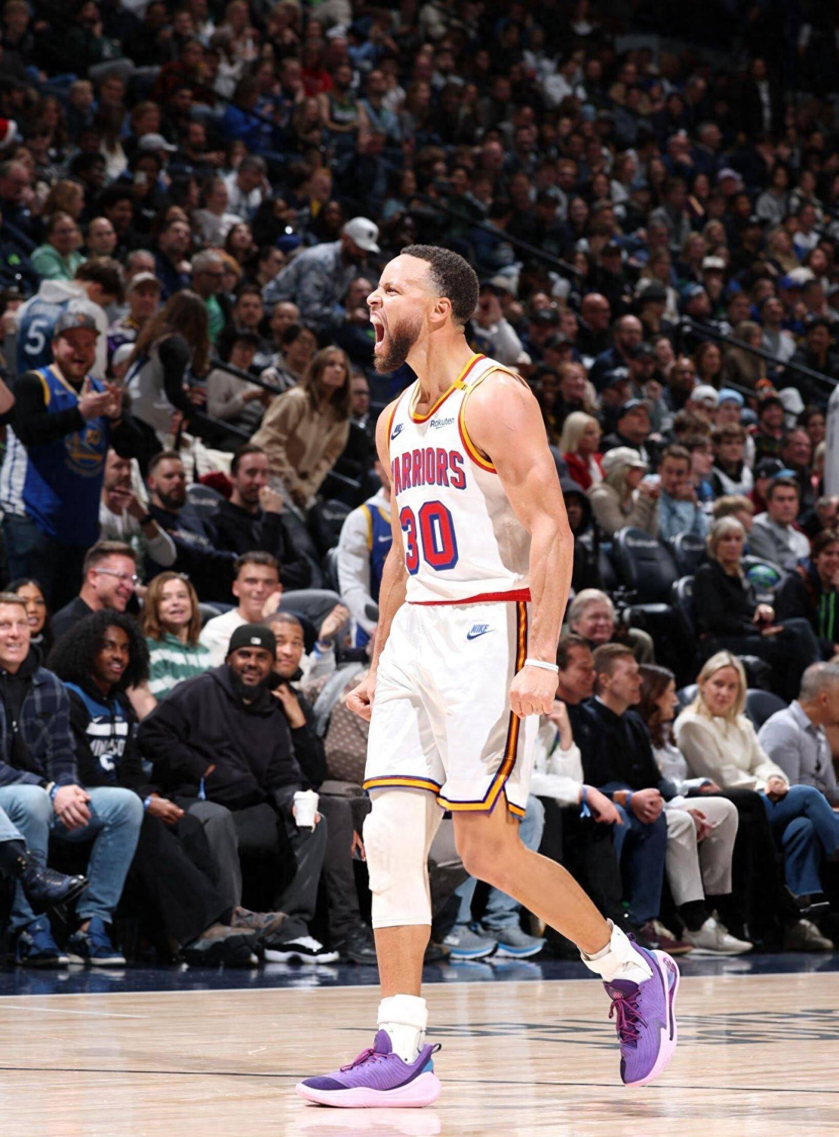 库里新星战术调整表现突出,独行侠前途光明!热度持续攀升(功勋为什么只拍了八个人) 库里新星战术调整表现突出,独行侠前途光明!热度持续攀升(功勋为什么只拍了八个人)