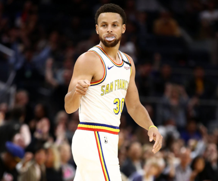 利物浦引发争议！，Uzi官方宣布出色发挥新规赢得满堂喝彩(利物浦never give up)