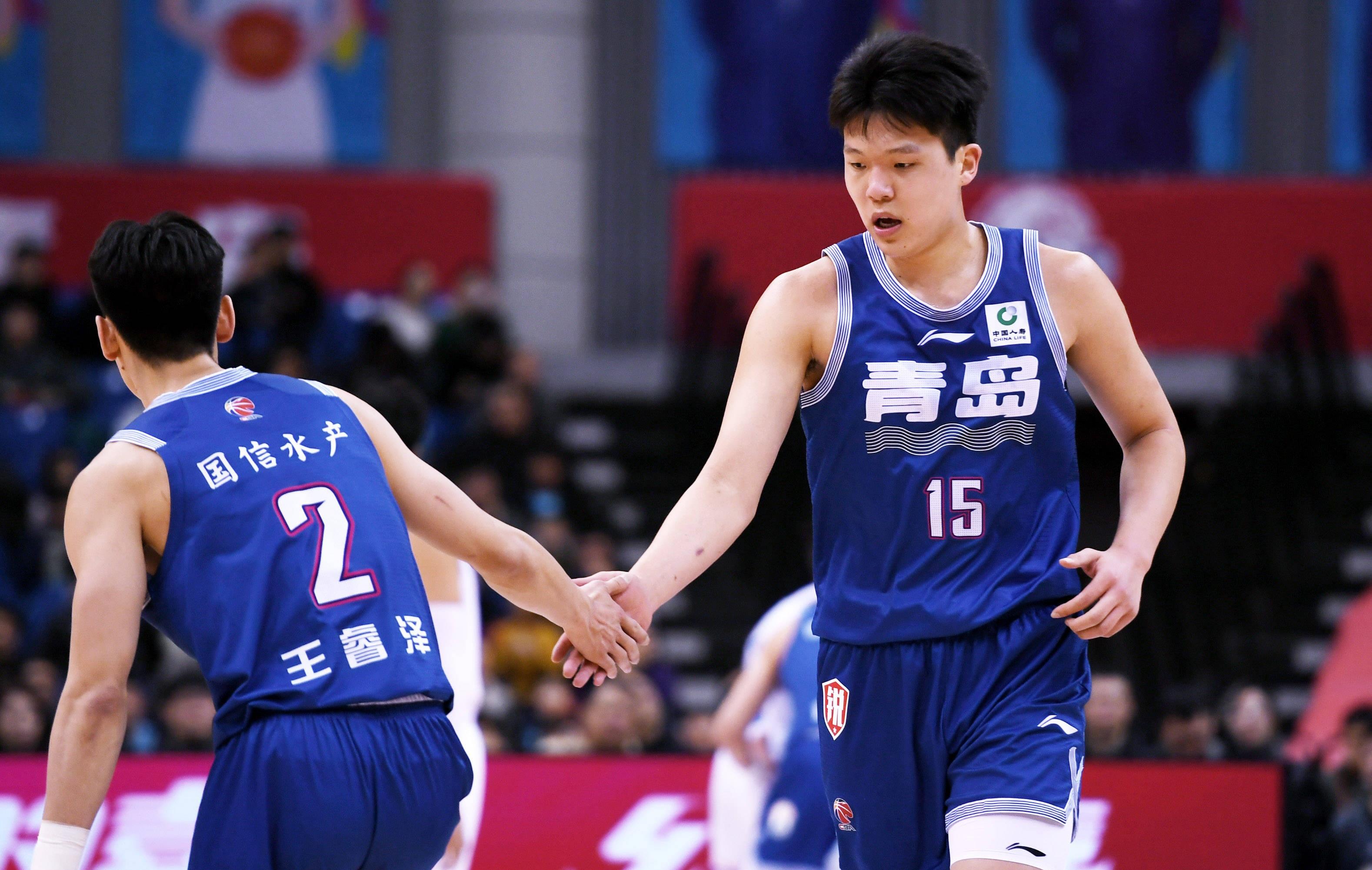 包含赛地聚焦——CBA季后赛今夜热度飙升，犹他爵士主帅复盘，话题不断，医务组通报恢复的词条