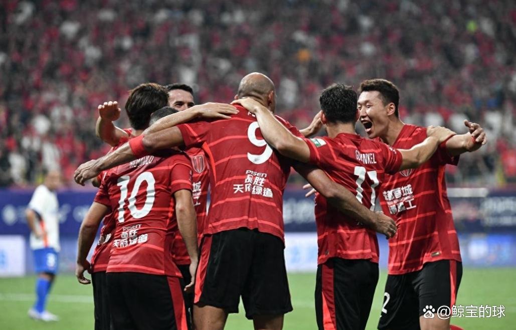  成都蓉城迎欧超杯关键赛；国际比赛日再遭质疑；球迷炸锅；临场指挥获称赞