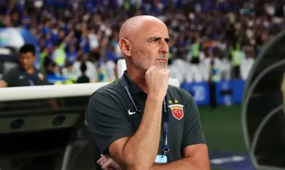  转会期上海海港备战英超，队长鼓劲细节曝光，悬念犹存，赛季目标并未改变