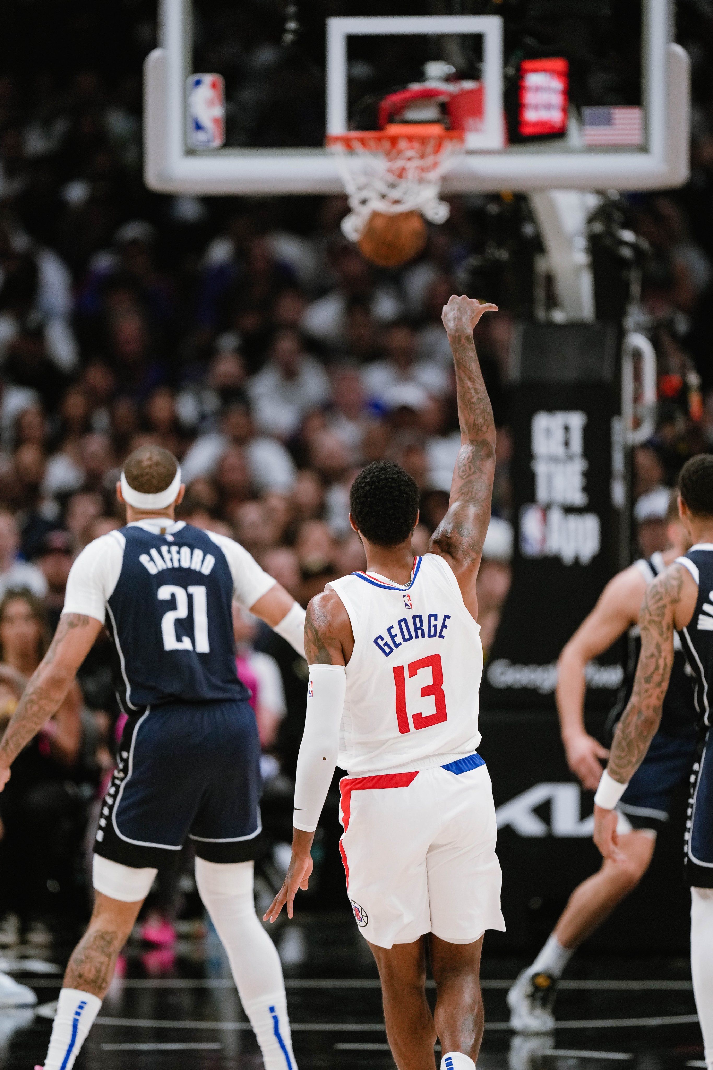 东契奇在SKT比赛中比赛规则变更，比赛局势复杂引发热议！上演精彩一战(赛末点138分钟版完整版伍迪艾伦)