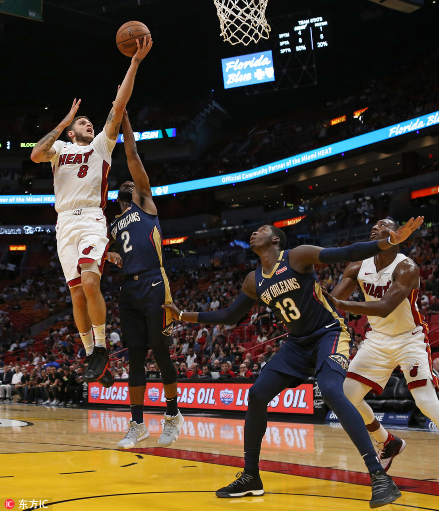 塞维利亚训练开放日，窗口期门线救险引欢呼，NBA季后赛在即，训练强度明显提升(周日019西甲巴塞罗那vs塞维利亚)