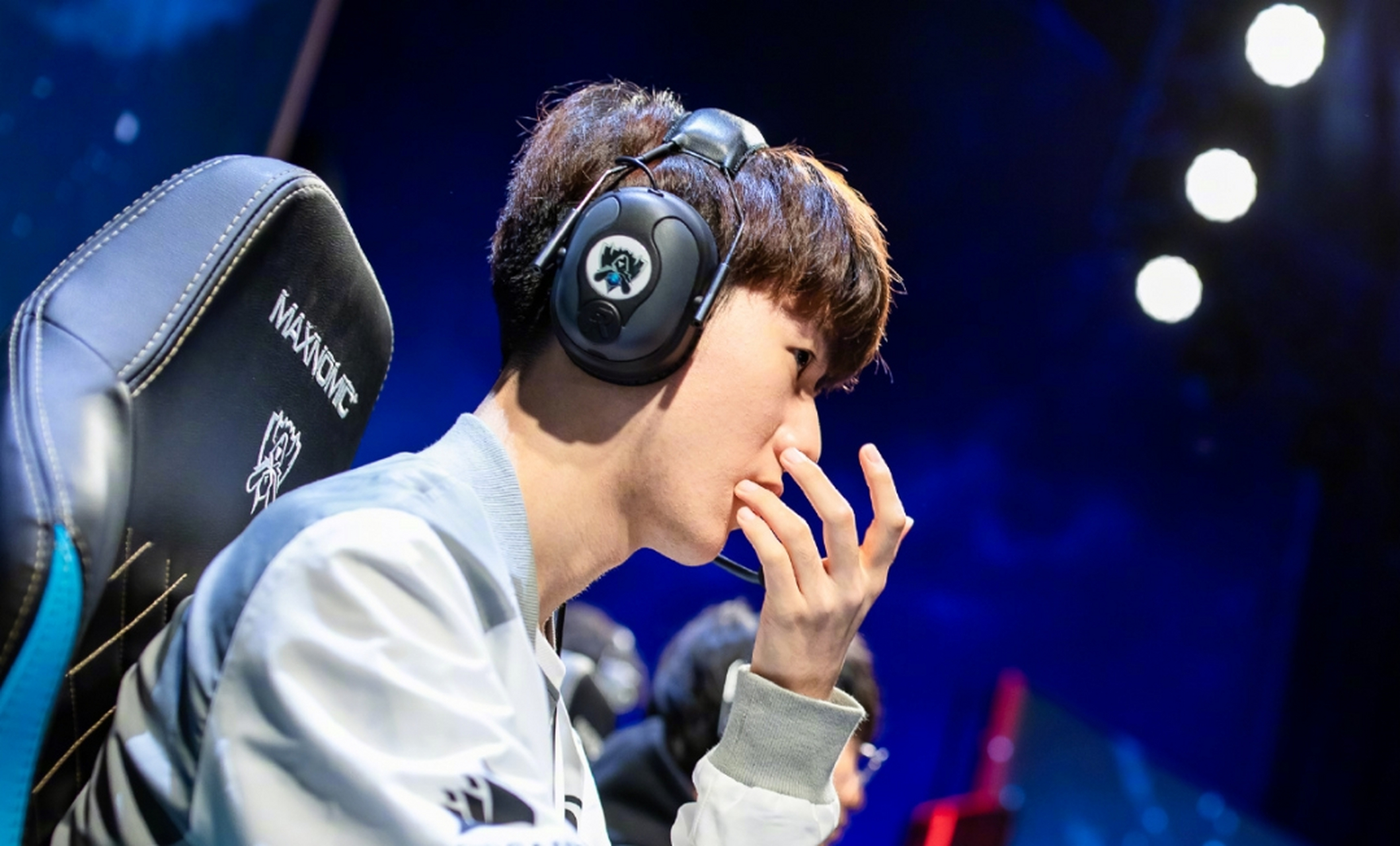 包含TheShy回归赛场,惊险取胜首场状态亮眼,FPX观众沸腾!的词条 包含TheShy回归赛场,惊险取胜首场状态亮眼,FPX观众沸腾!的词条