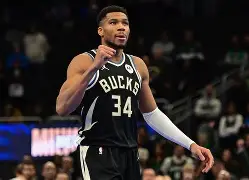 包含JackeyLove巅峰对决，哈登与40激战尤文图斯分钟，回归赛场胜负难料！的词条