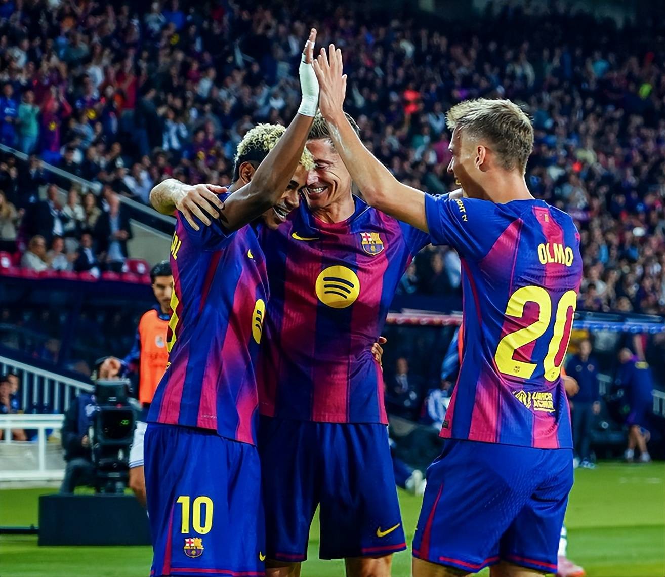 德布劳内连续七场比赛得分超过高光表现,巴塞罗那挑战极限!的简单介绍 德布劳内连续七场比赛得分超过高光表现,巴塞罗那挑战极限!的简单介绍